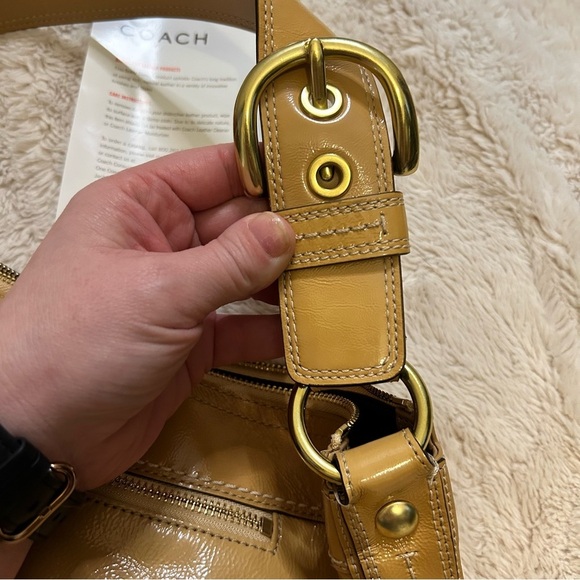 COACH | BEIGE PATENT LEATHER BAG | PLEATED BUCKLE STRAP | HOBO SHOULDER PURSE - Picture 8 of 15
